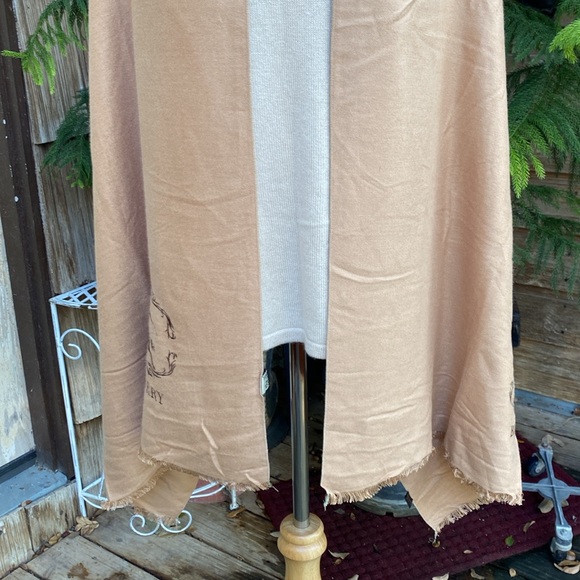 BURBERRY Lightweight Cashmere Wrap 26” X 80” - Picture 3 of 7